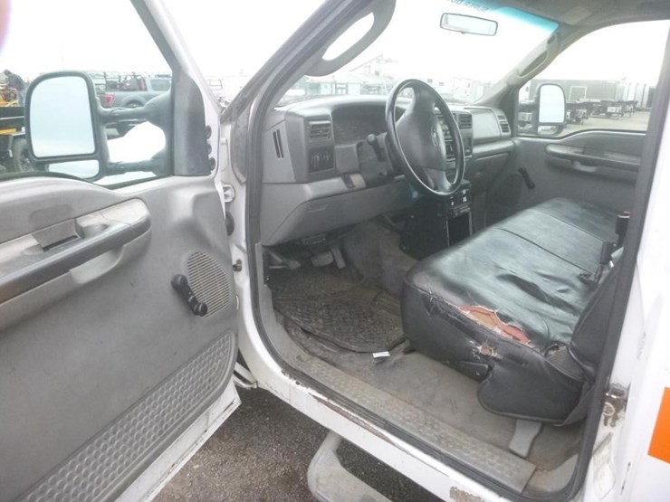 2004-ford-f450-image-9