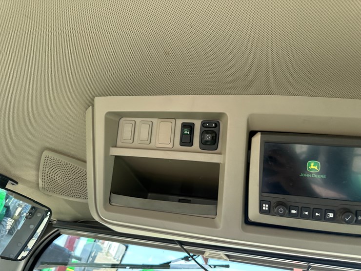 2022-john-deere-8r-280-image-61