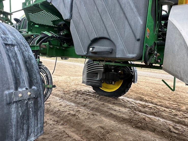 2021-john-deere-r4044-image-41