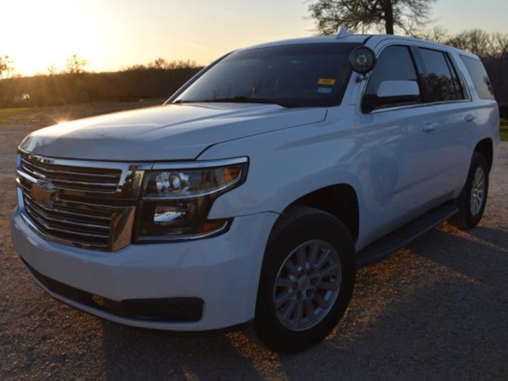 2018-chevrolet-tahoe-image-2