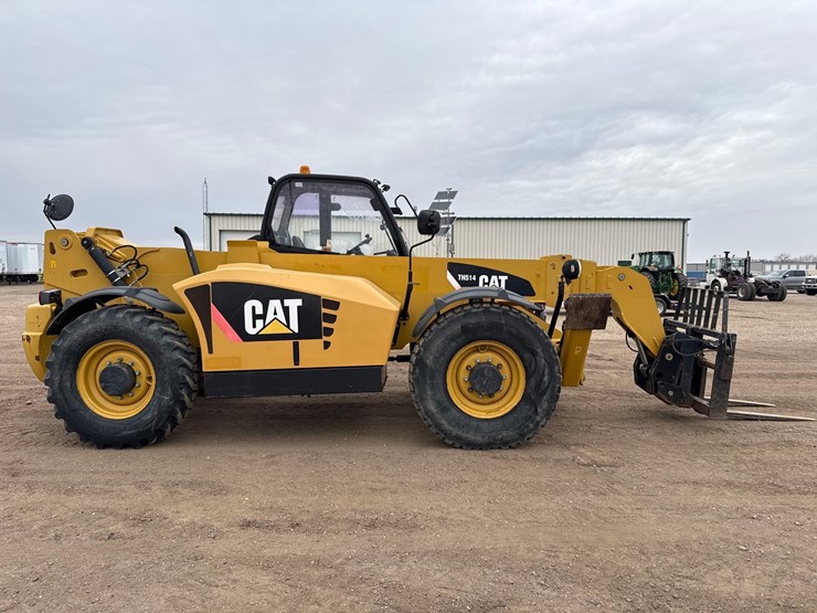 2011-caterpillar-th514-telehandler-image-6
