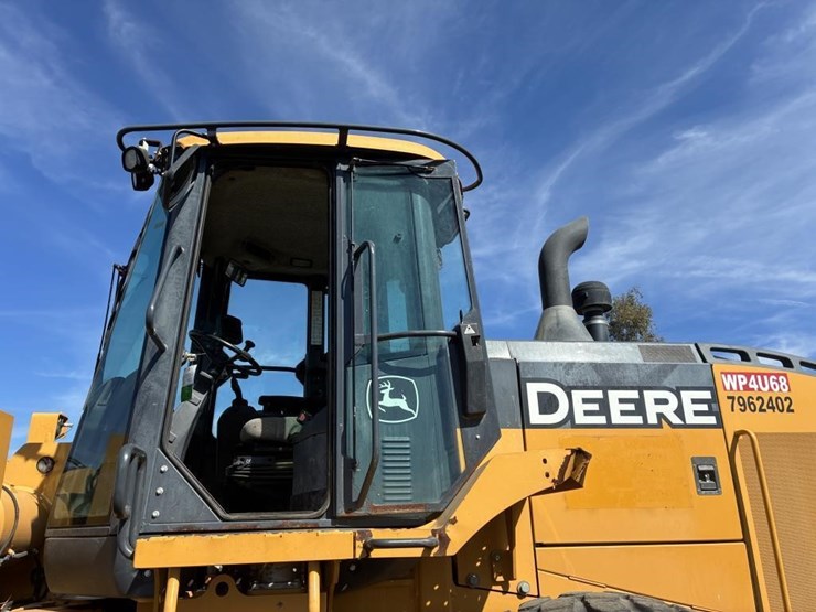 2018-deere-624-p-tier-image-16