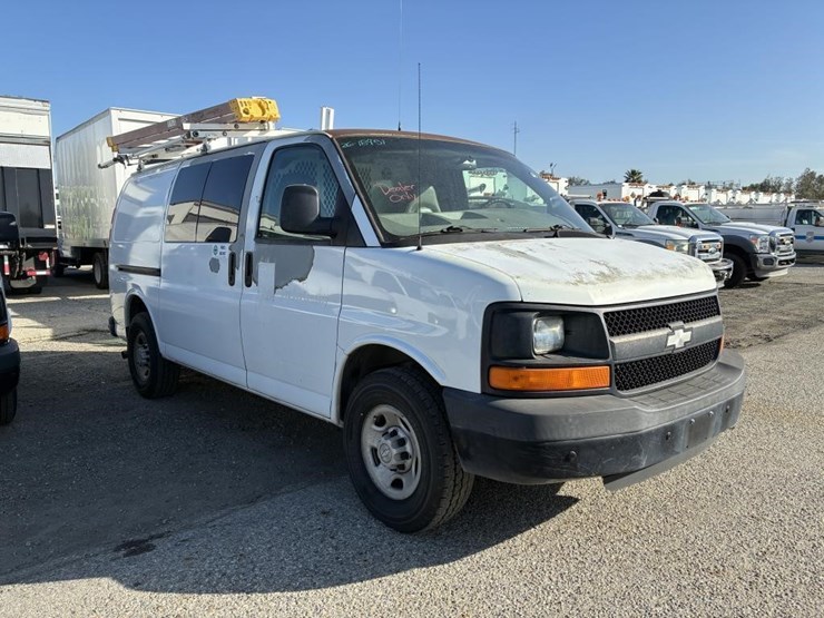 2008-chevrolet-express-3500-image-19