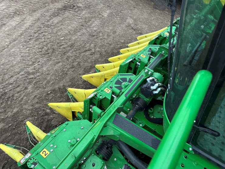 2021-john-deere-cp690-image-96