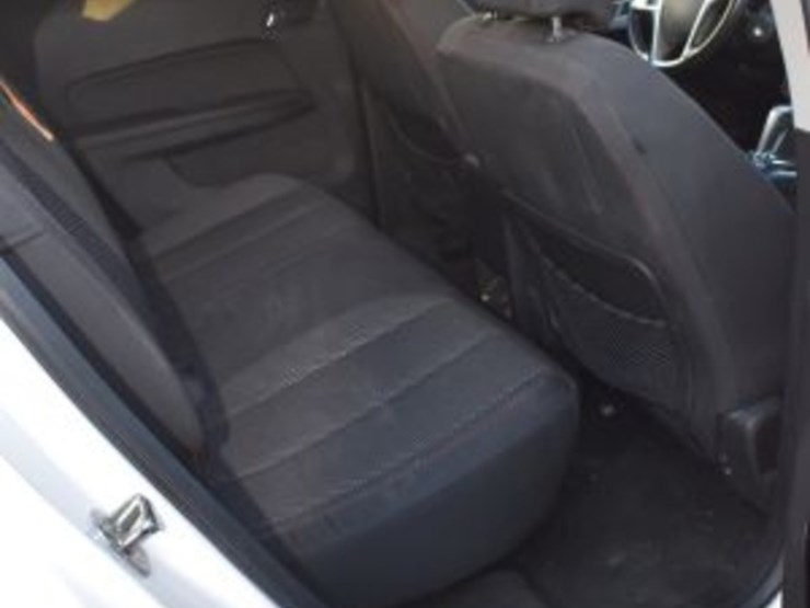 2012-chevrolet-equinox-lt-image-13