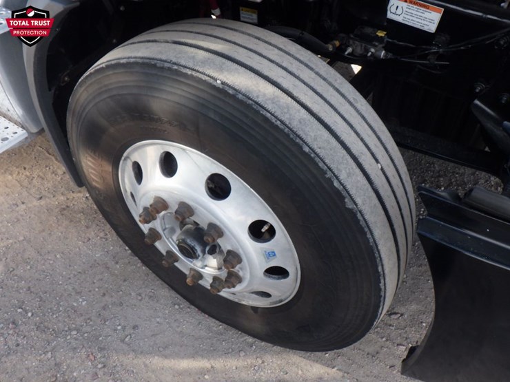 2022-freightliner-cascadia-116-image-23