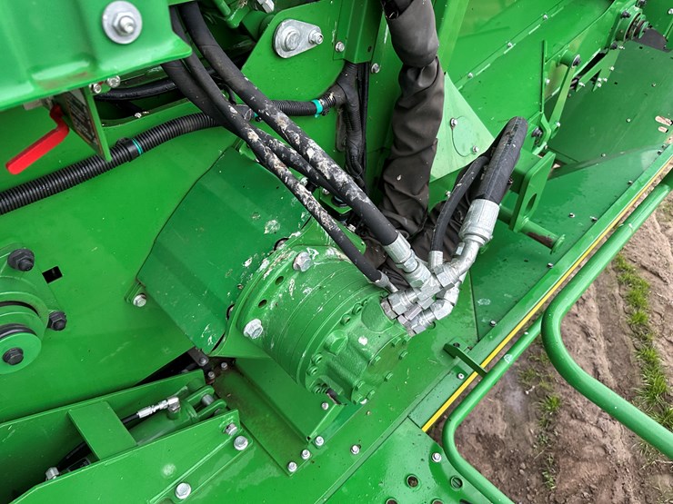 2021-john-deere-cp690-image-102