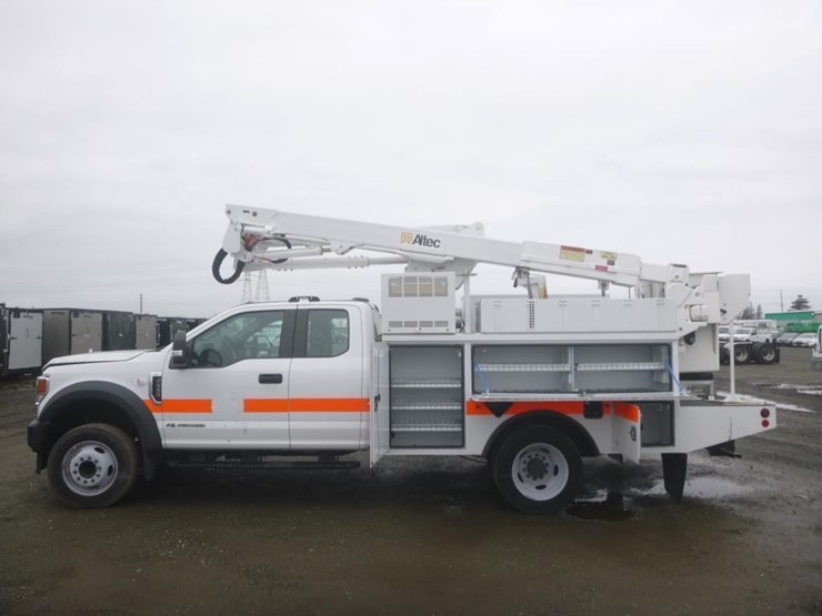 2022-ford-f550-image-5