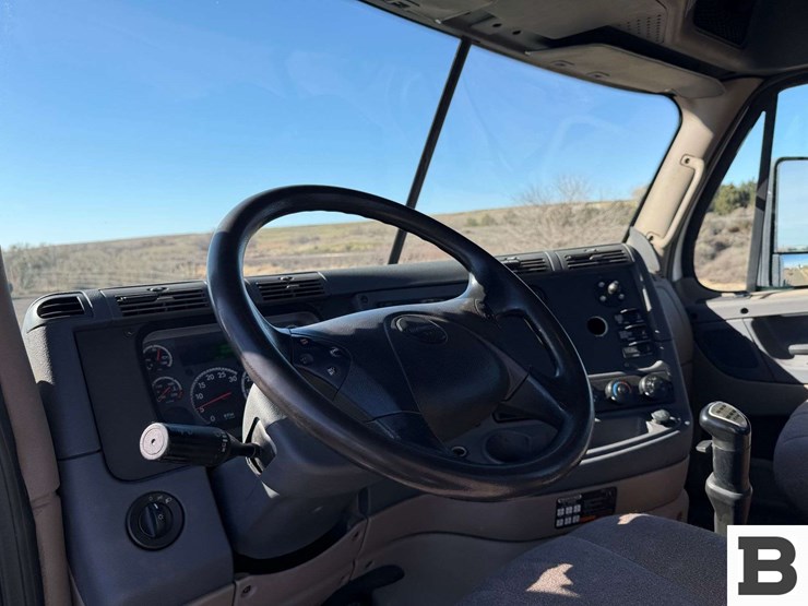 2017-freightliner-cascadia-125-image-57