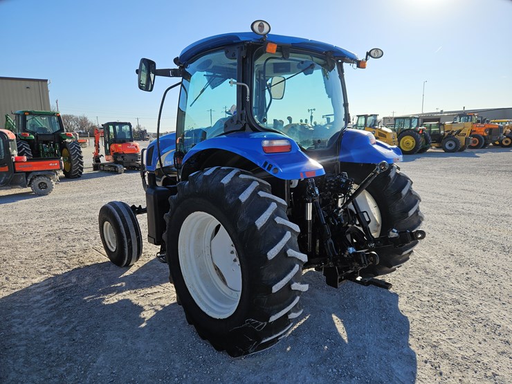 2010-new-holland-t6030-image-11