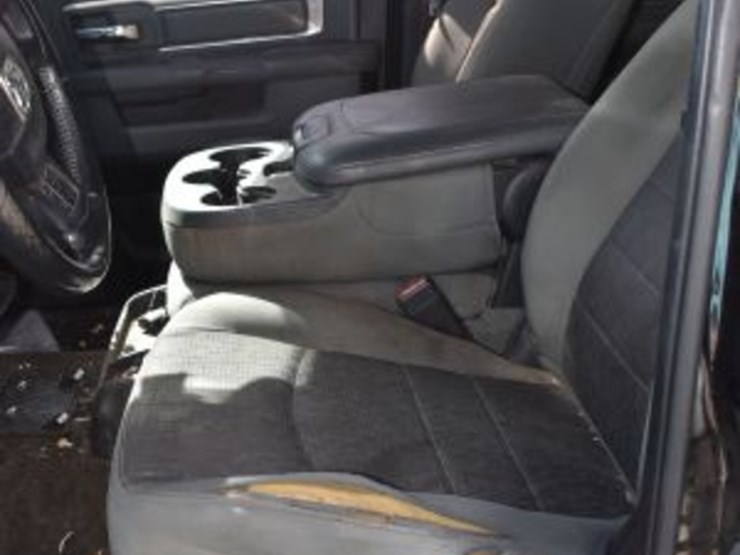 2015-dodge-1500-image-9