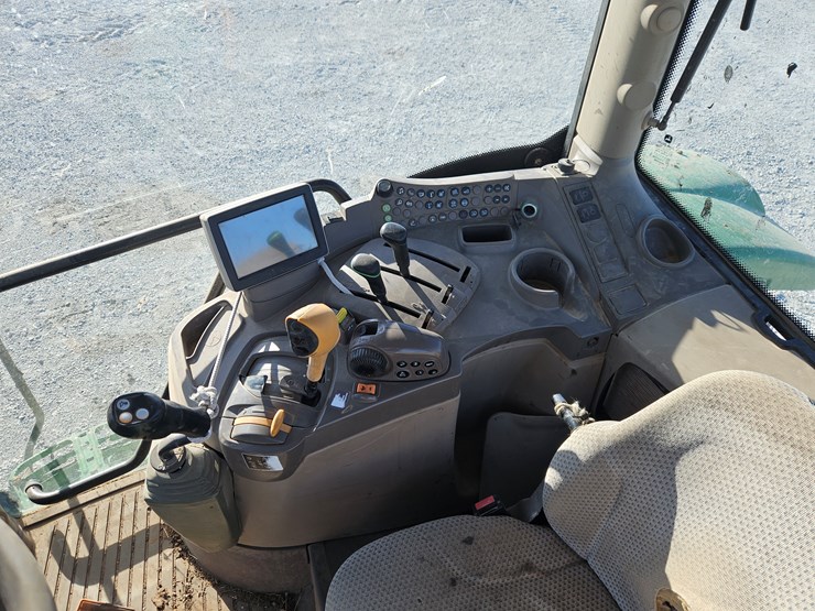 2016-john-deere-6110r-image-19