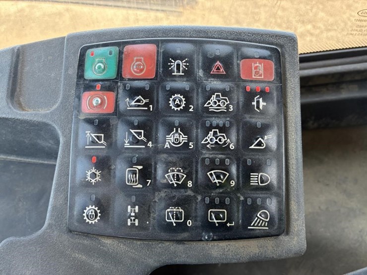 2018-deere-624-p-tier-image-26