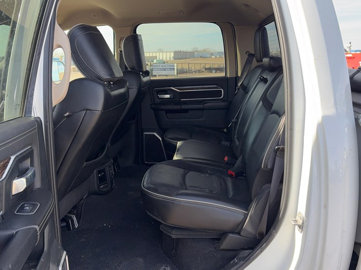 2020-ram-2500-laramie-image-20