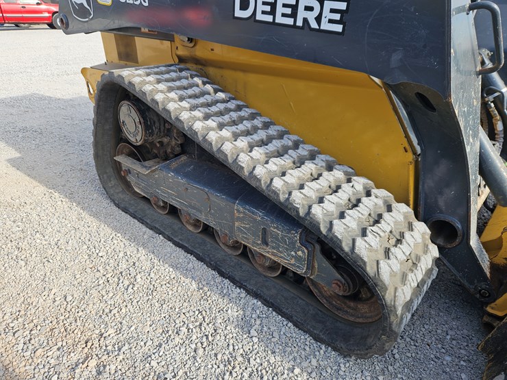 2020-deere-325g-image-23