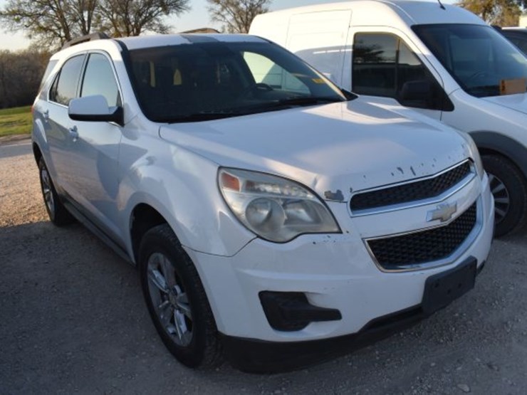 2012-chevrolet-equinox-lt-image-2