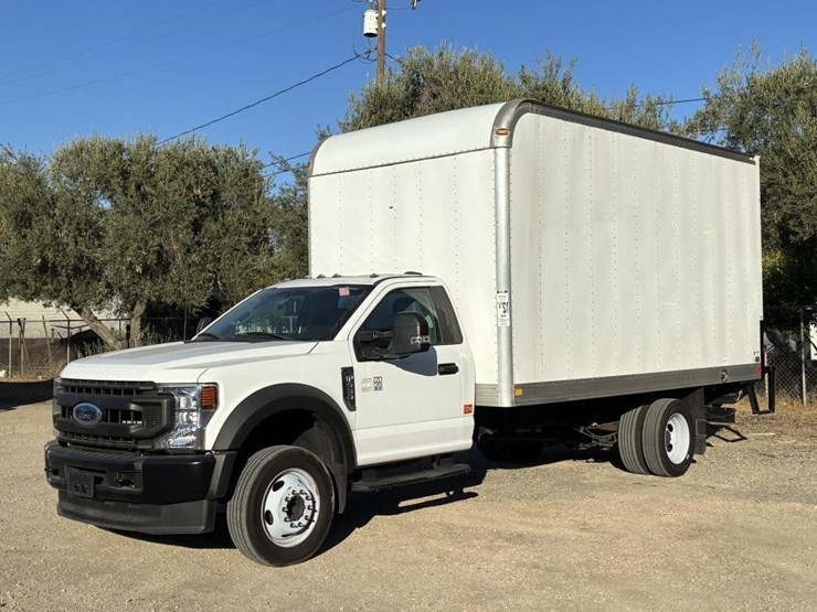 2022-ford-f450-xl-image-1