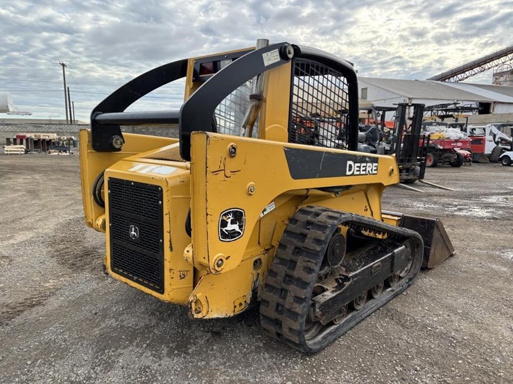 2006-john-deere-322-image-3