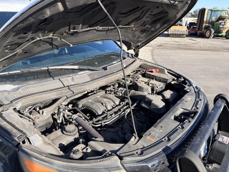 2015-ford-explorer-image-9