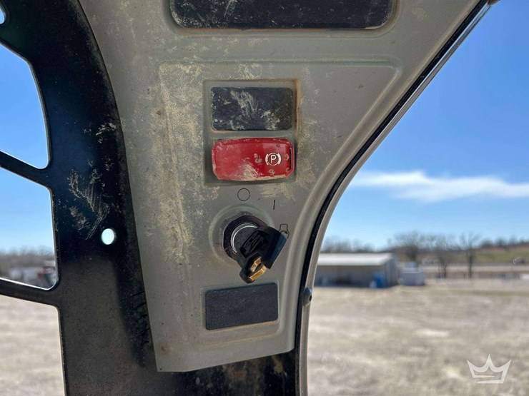 2023-caterpillar-259d3-image-14