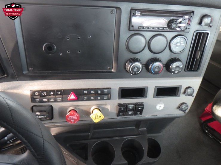 2022-freightliner-cascadia-116-image-17