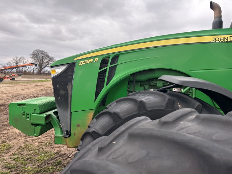 2012-john-deere-8335r-image-36