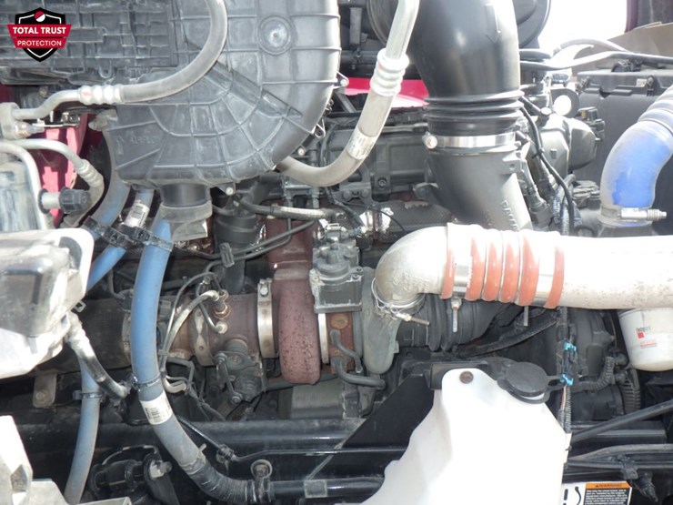 2023-peterbilt-579-image-26