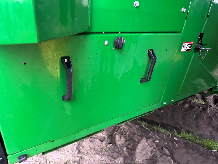 2021-john-deere-cp690-image-32