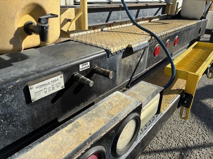 2011-ford-f550-image-5