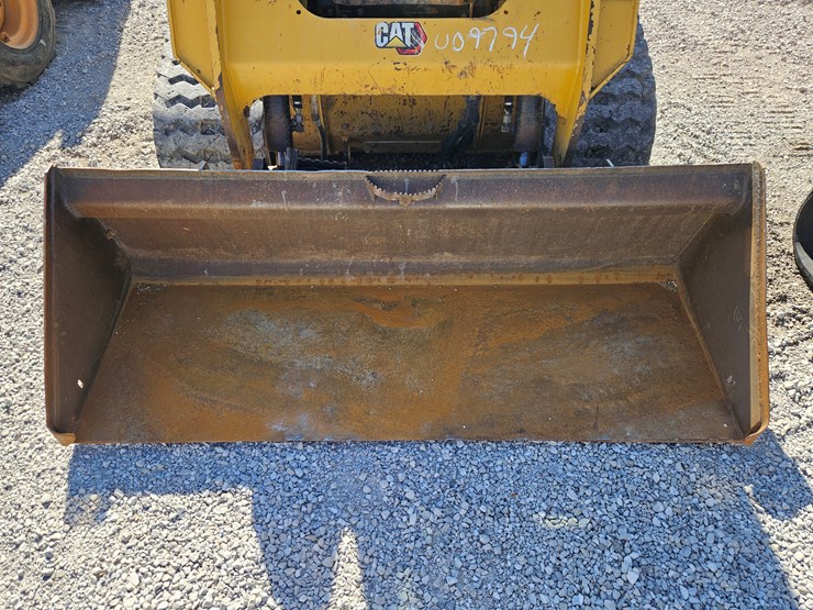 2021-caterpillar-259d3-image-3