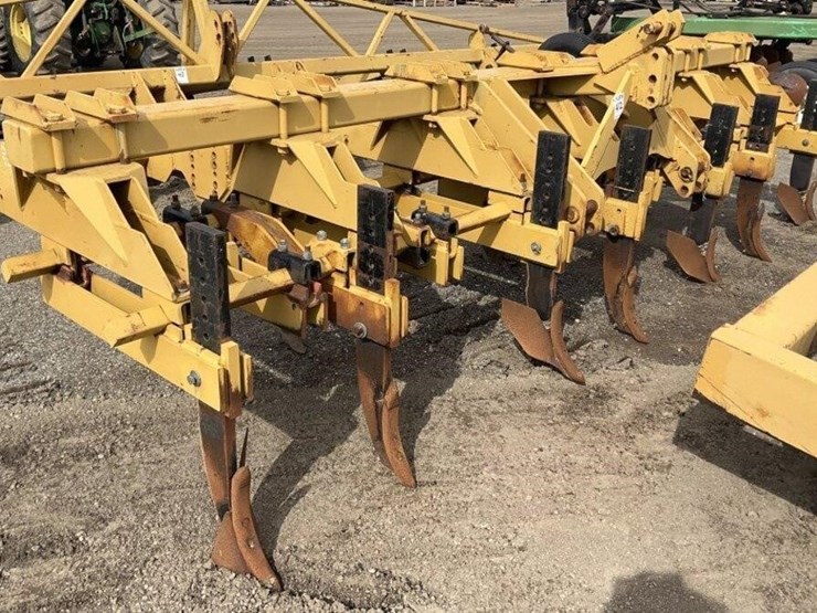 wilcox-3-pt-3-row-60"-bed-ripper-image-1