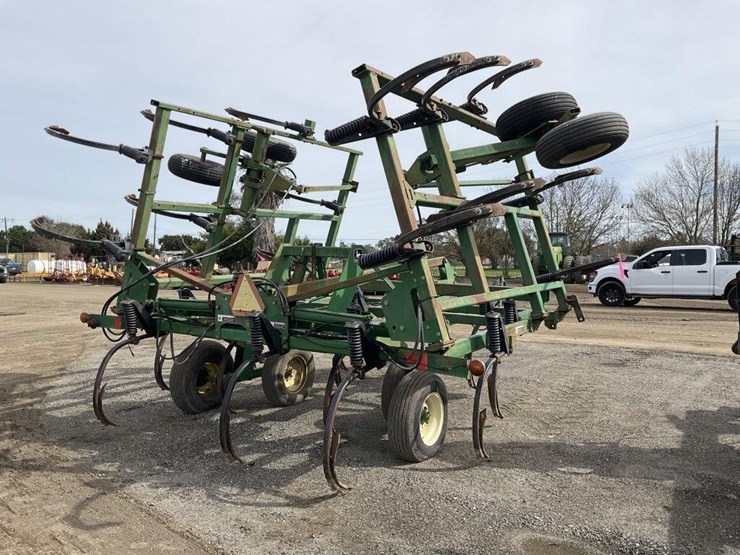 john-deere-24-image-6