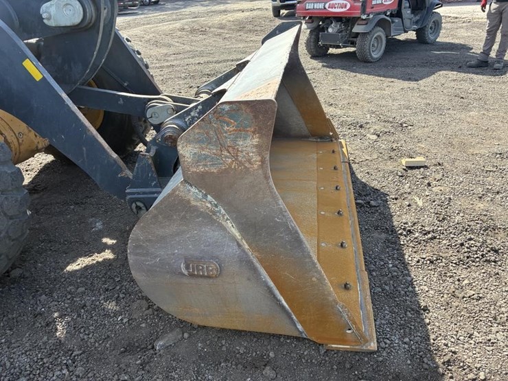 2018-deere-624-p-tier-image-6