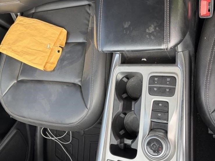 2021-ford-explorer-image-12