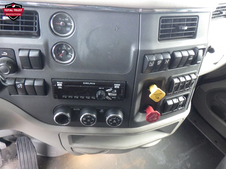 2020-peterbilt-579-image-19