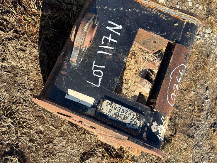 17in.-tooth-excavator-bucket-image-2