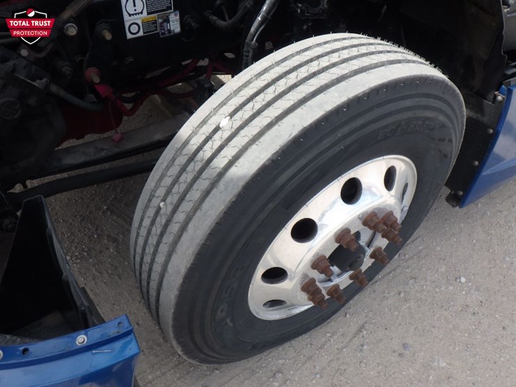 2023-kenworth-t680-image-25