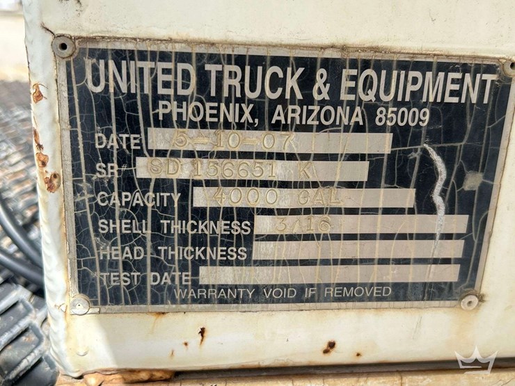 2001-peterbilt-330-image-24