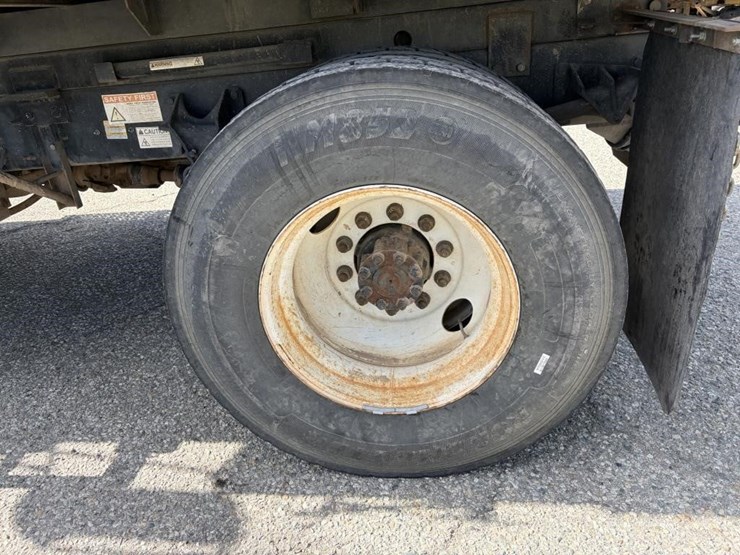 2011-ford-f750-image-5