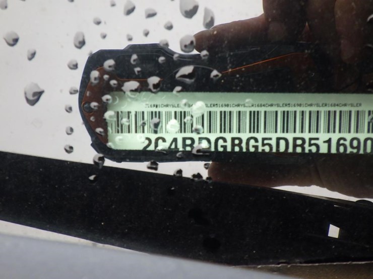 2013-dodge-grand-caravan-image-15