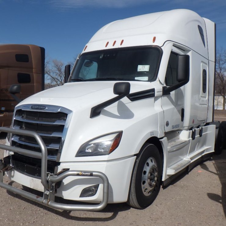 2023 FREIGHTLINER CASCADIA 126