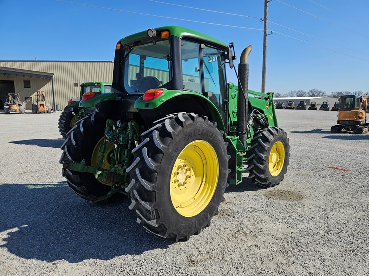 2014-john-deere-6140m-image-9