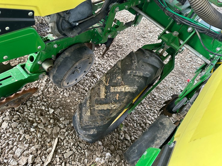 john-deere-1725-image-9
