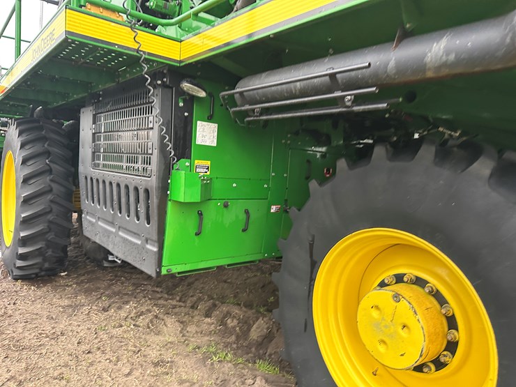 2021-john-deere-cp690-image-27