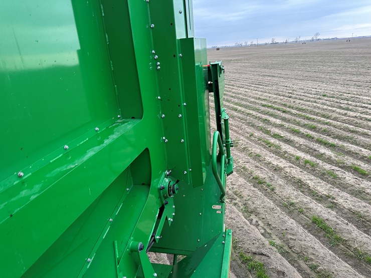 2021-john-deere-cp690-image-107