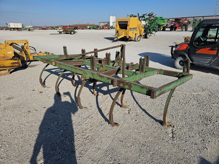 john-deere-100-image-3