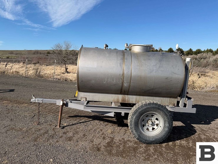 gf-metal-fabricators-chemigation-trailer-image-2