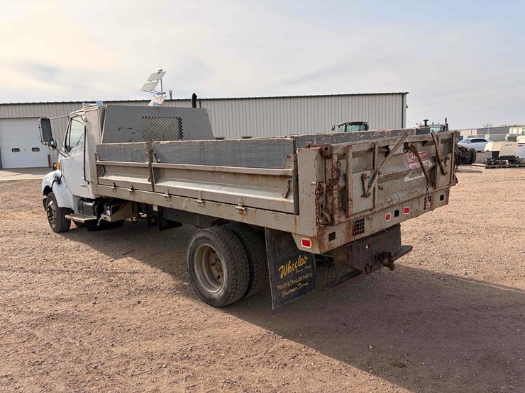 2001-tk-sterling-m5500-chassis-image-4