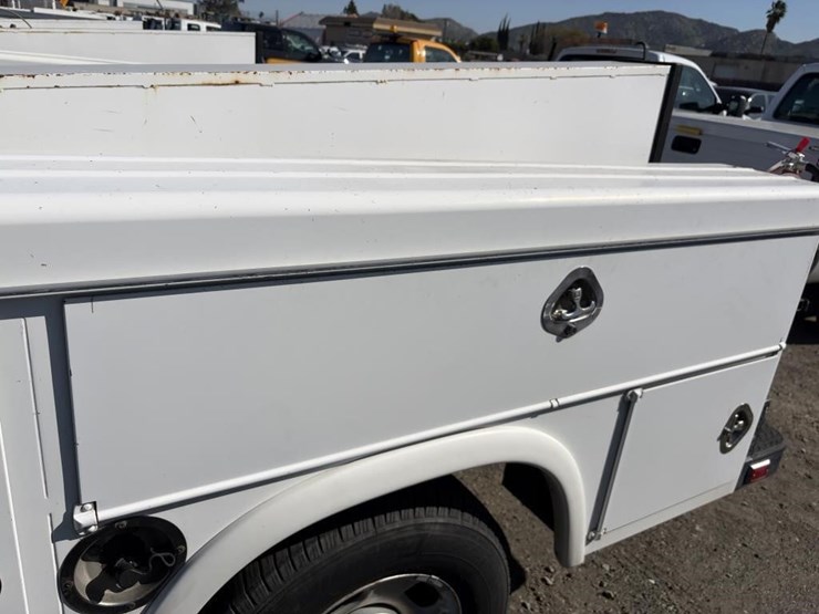 2011-chevrolet-2500-image-21