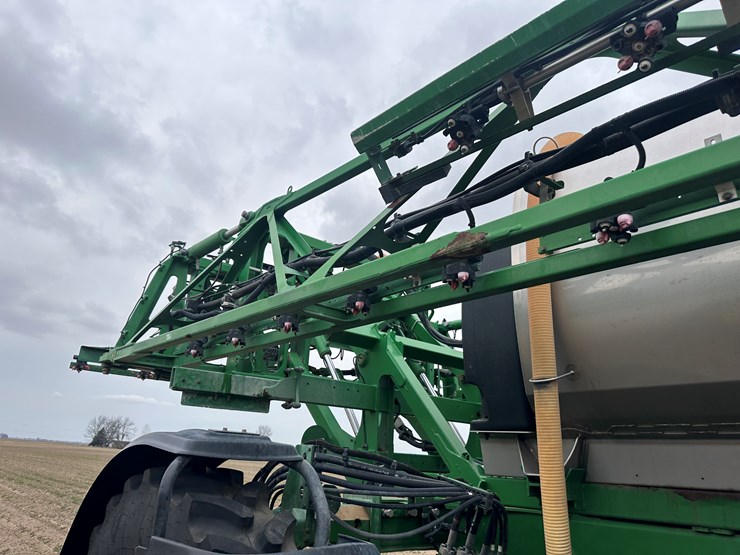 2021-john-deere-r4038-image-61